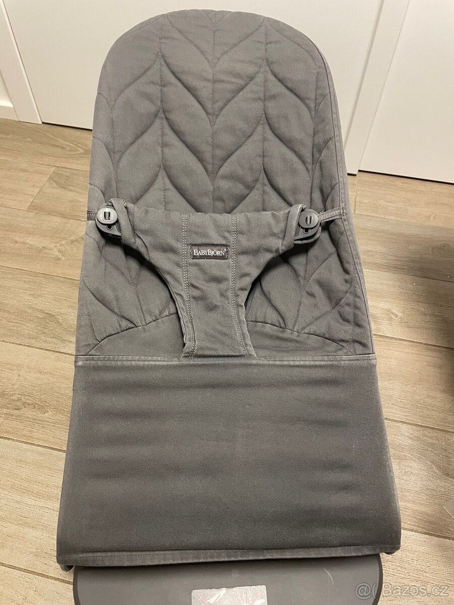 Babybjorn houpátko cotton petal quilt