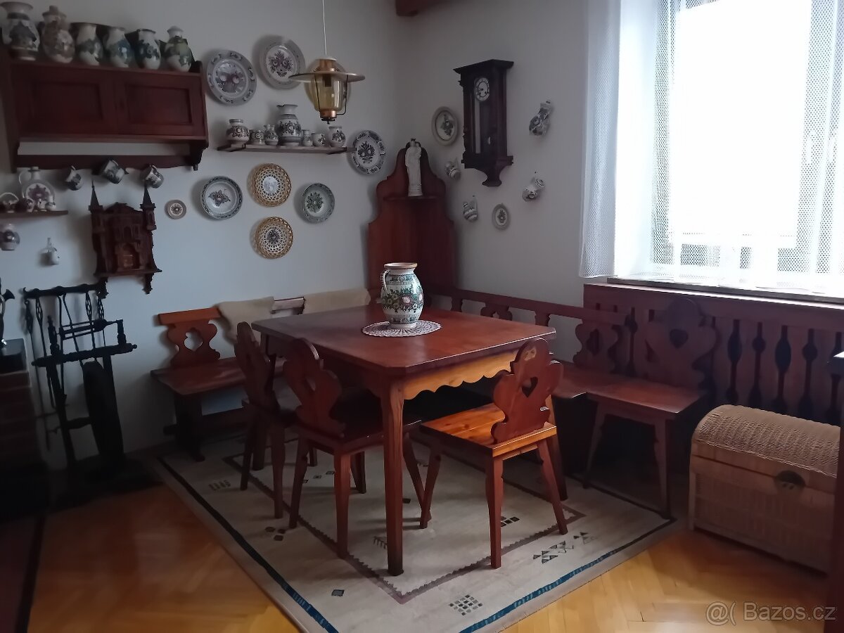 Starožitný jídelní kout na chalupu