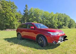 Mitsubishi Outlander 2015 –nízká spotřeba, 4x4, 7 míst, kůže