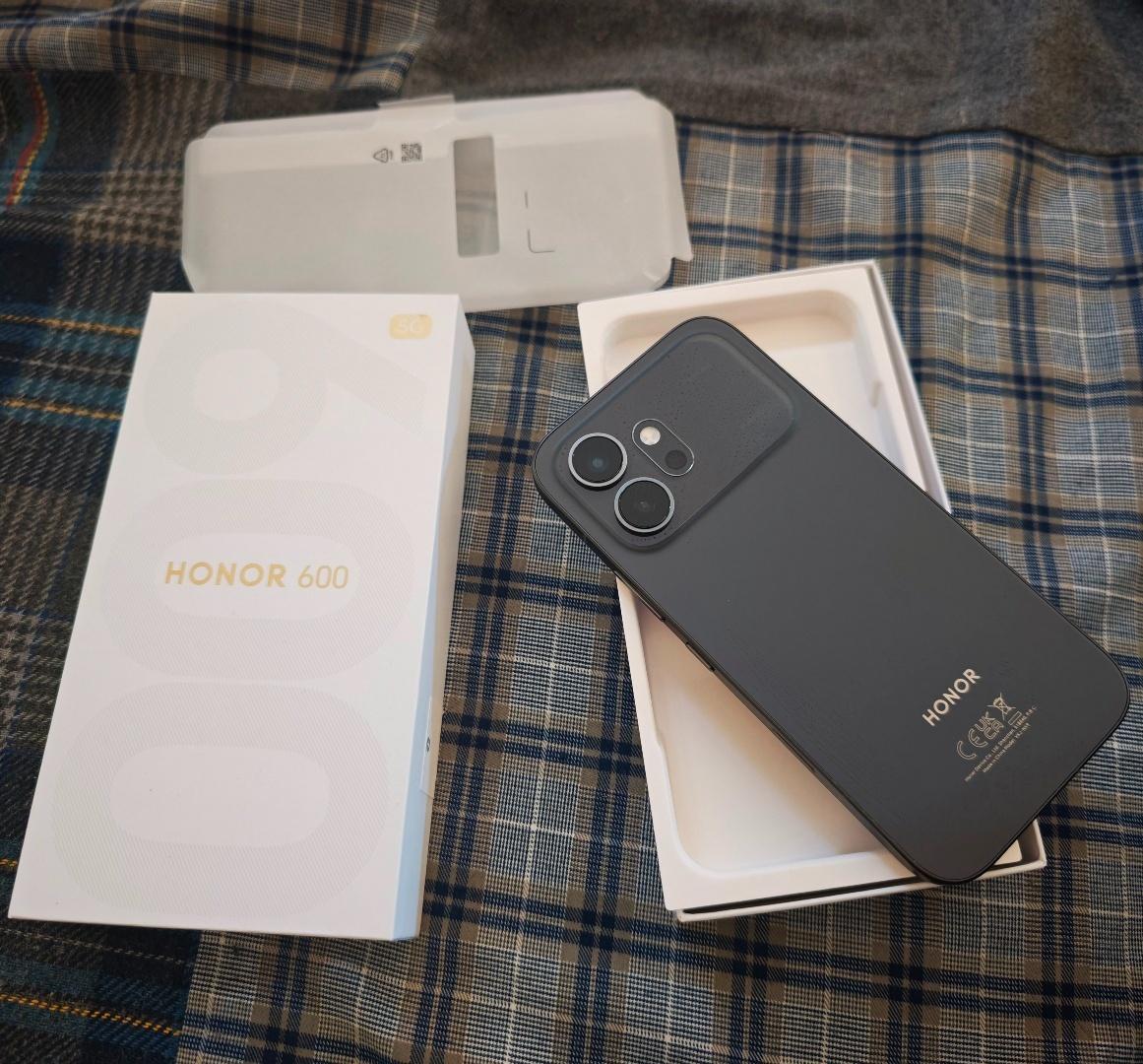 HONOR 600 5G 8 GB / 512 GB černý PC: 15490,-