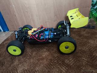 HobbyTech STR8 EP – RTR, baterie + náhradní díly