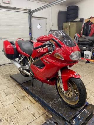 Ducati ST2 Rok 2000
