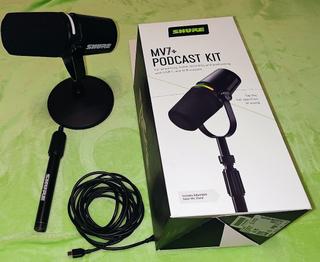 Shure MV7+ Podcast Kit