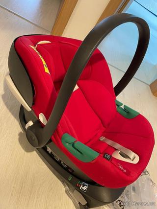 Novorozenecká autosedačka Cybex Aton 5 se základnou Isofix