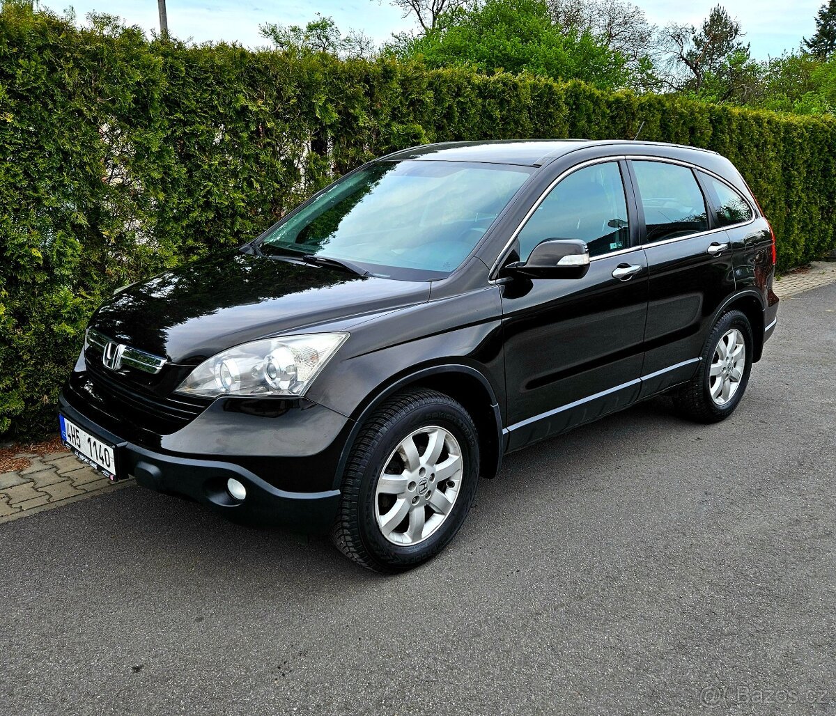 HONDA CR-V 2.2 CDTi 4x4 spolehlivé SUV ve velmi pěkném stavu