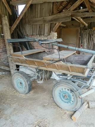 Starou bryčku