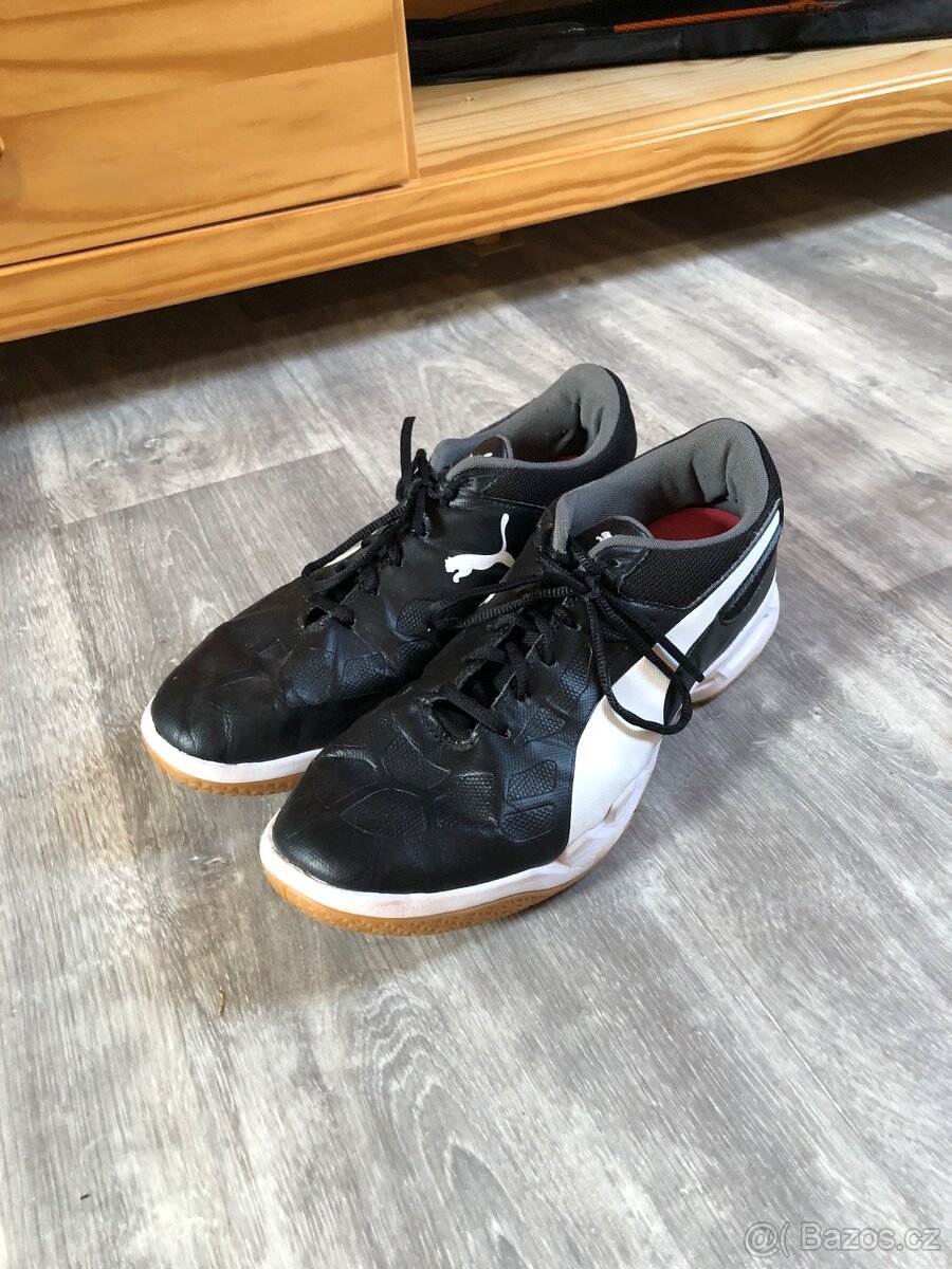 Salovky PUMA velikost 44