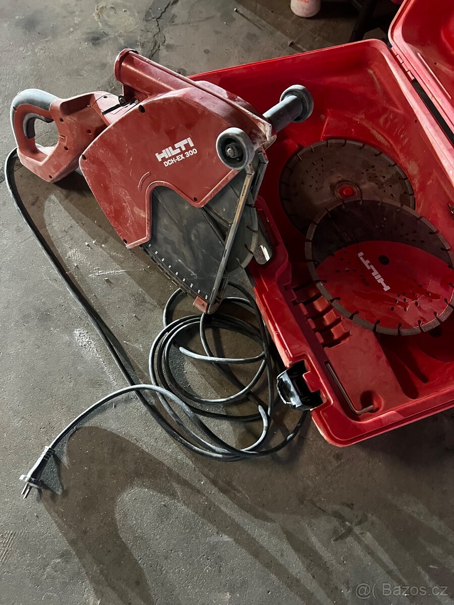 Hilti DCH 300 v kompletu s 3 novými diamanťáky