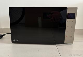 Mikrovlnna trouba LG MH6535NBS