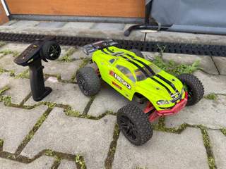 TRAXXAS E-REVO 1/16 VXL Brushless v tuningu