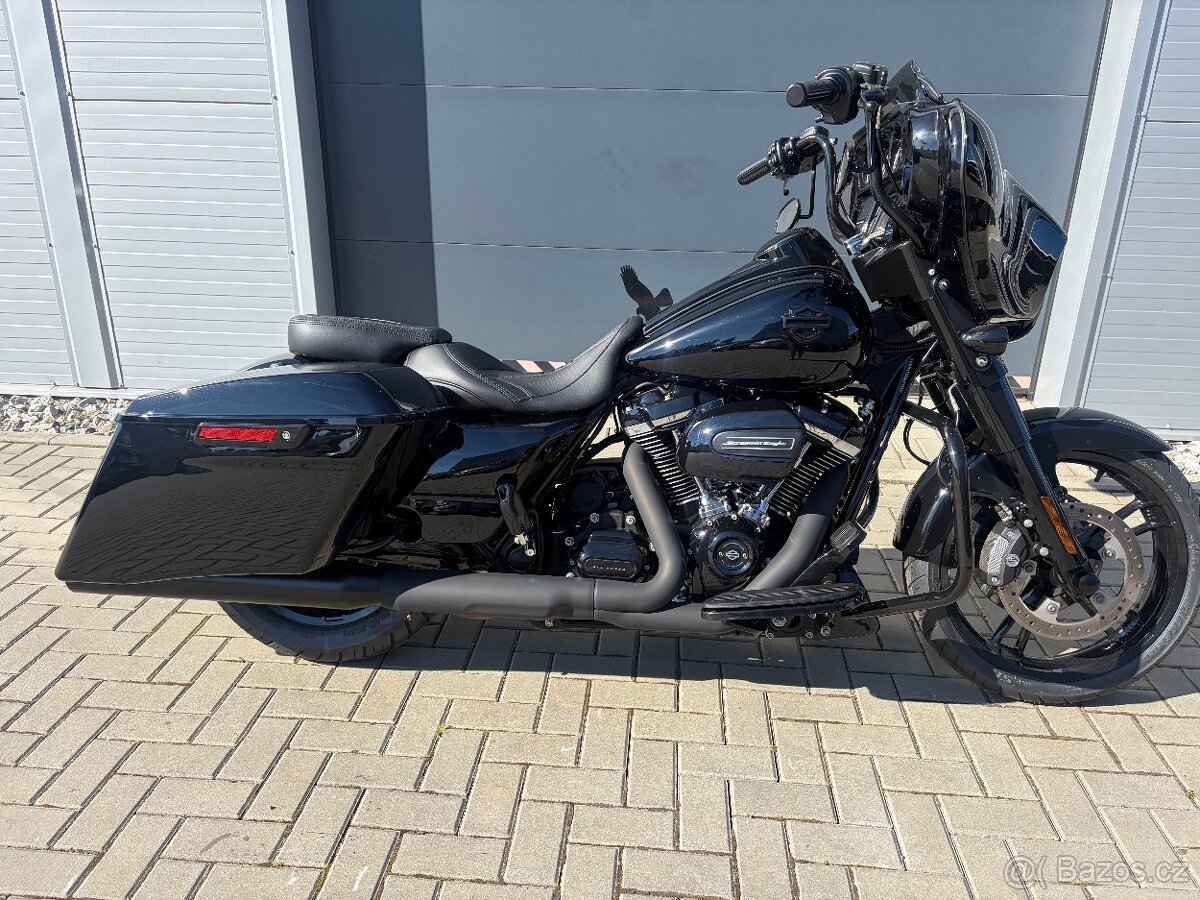 HARLEY DAVIDSON STREET GLIDE FLHXS 107