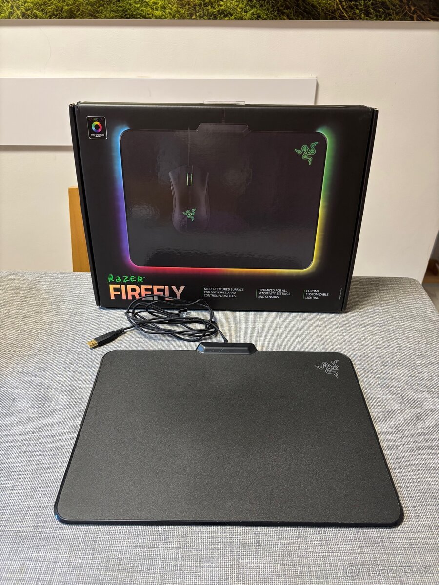 Razer Firefly RGB podložka pod myš