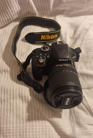 Nikon D3300 + Nikkor 18-105 mm