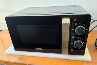 Mikrovlnná trouba Severin MW 7886