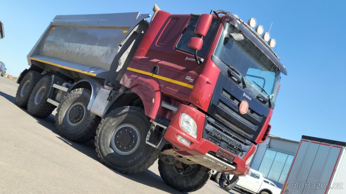 Tatra Phoenix 8x8 President