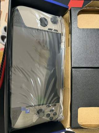 MSI Claw 8 AI+ 1TB 32GB šedá