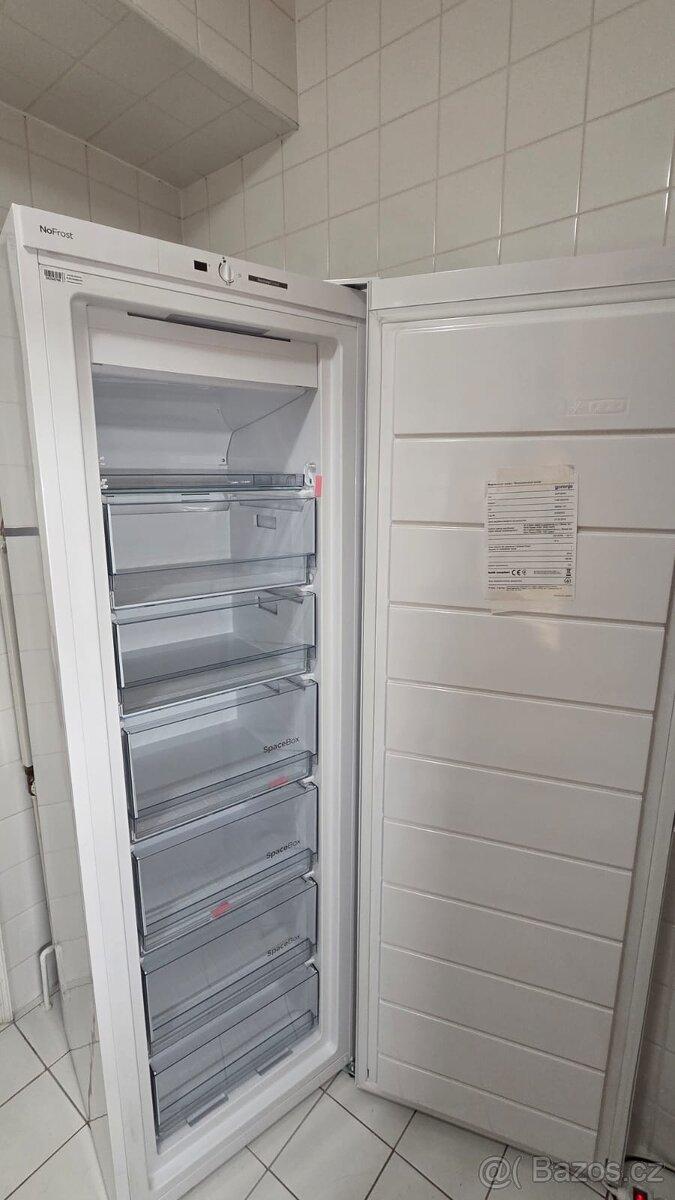 Beznámrazový šuplíkový mrazák Gorenje 186cm/243L