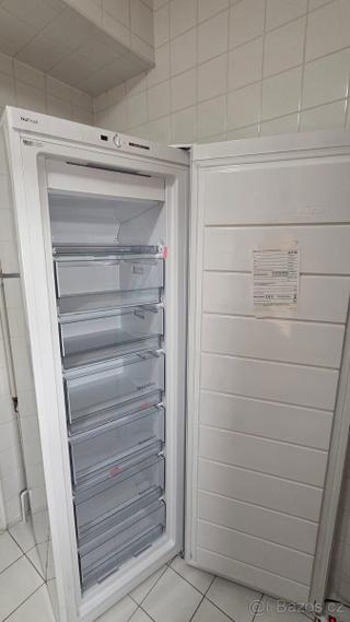 Beznámrazový šuplíkový mrazák Gorenje 186cm/243L
