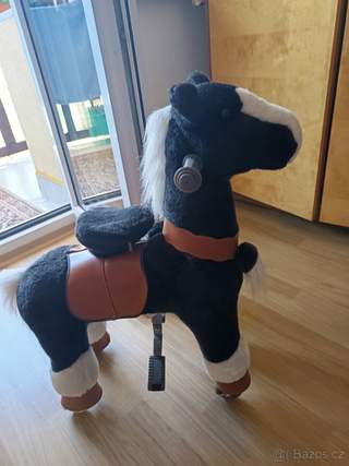 Jezdící mechanický koník