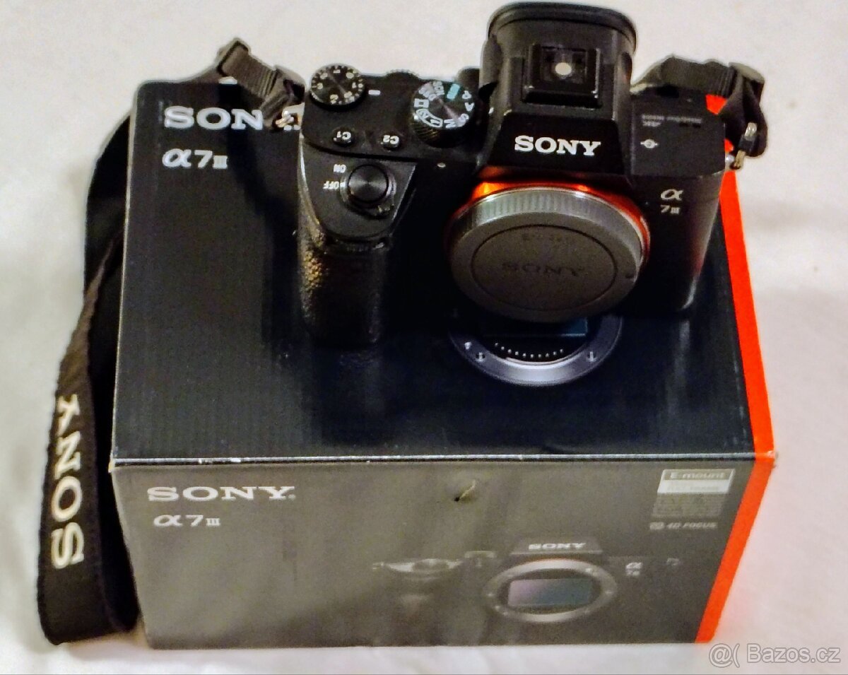 SONY A7III jako nová