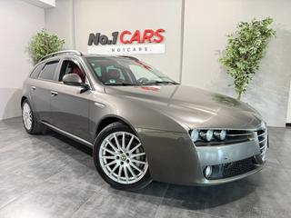 Alfa Romeo 159 Sportwagon 2.4 JTDm 147 kW | BOSE | ČERVENÁ K