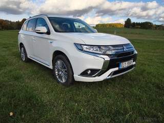 Mitsubishi Outlander 2,4 PHEV rok 2021, po servisu