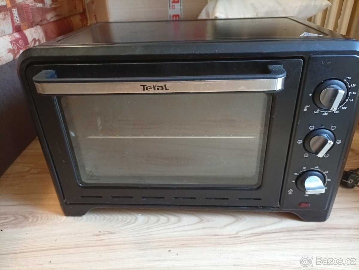 Prodej trouby Tefal za 300,- Kč