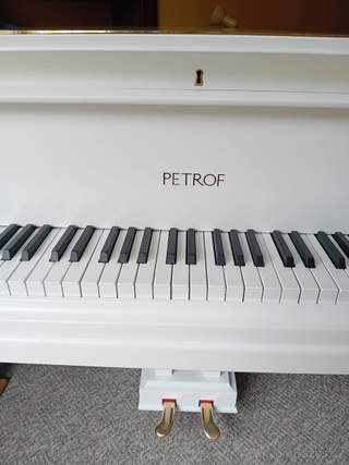 Klavír PETROF model V (160cm)