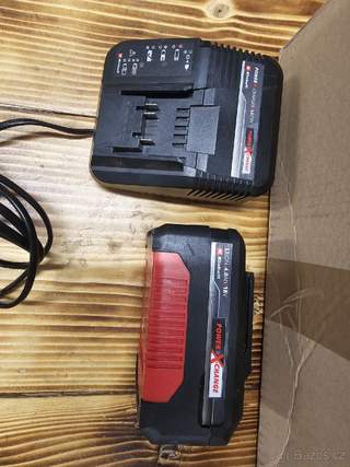 Baterie s nabíječkou Einhell 18 V/4,0 Ah