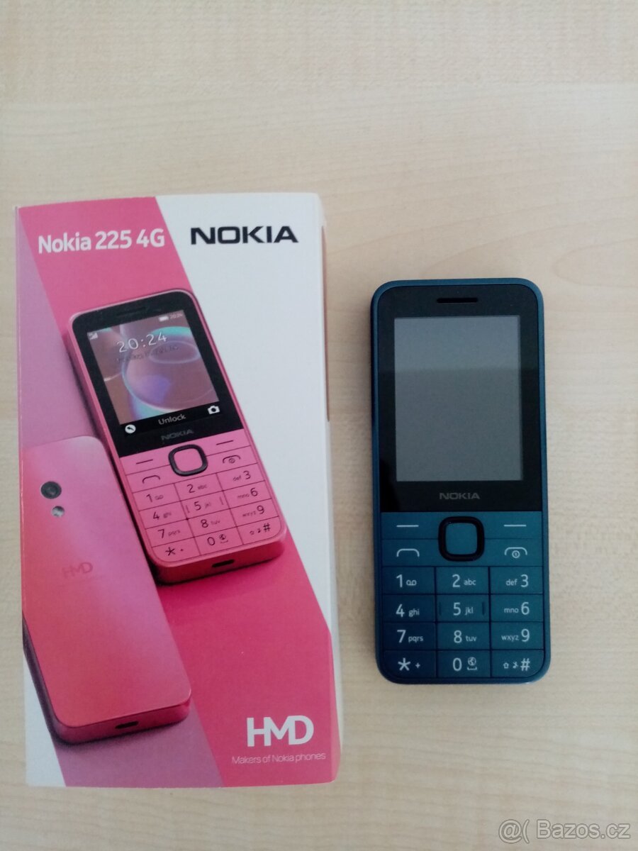 Tlačítkový telefon Nokia 225 4G