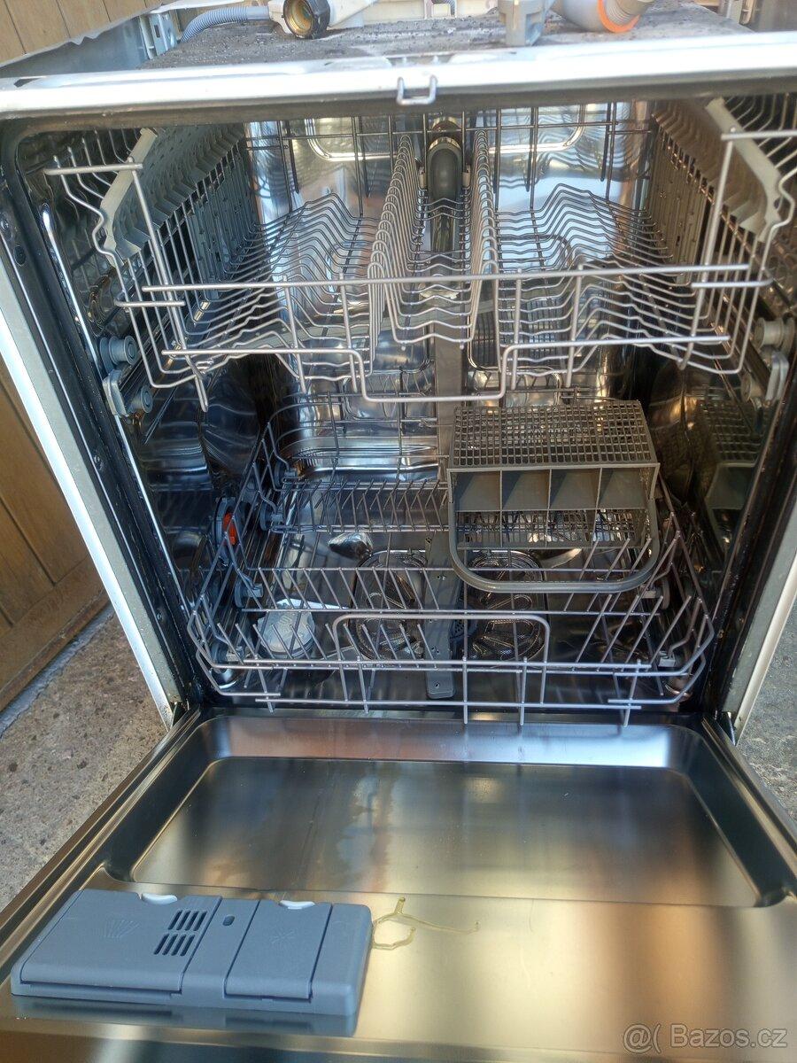 Myčka nádobí Electrolux