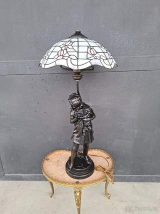 Bronzová figurální lampa, signovaná