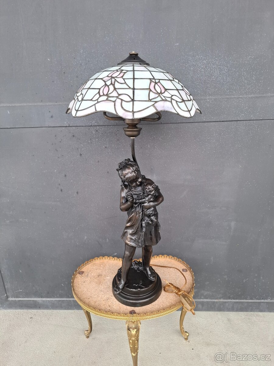 Bronzová figurální lampa, signovaná