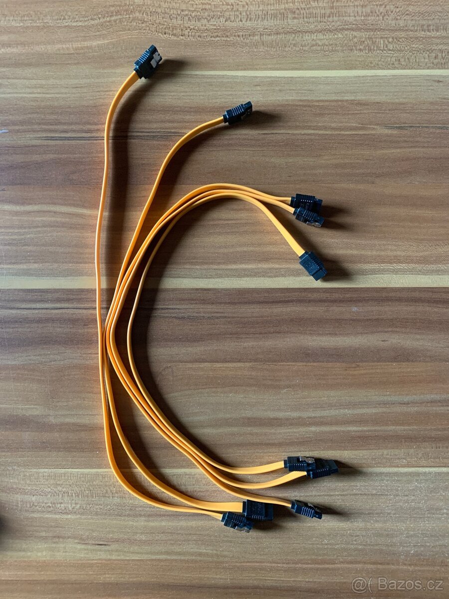 Sata III datový kabel, 40cm