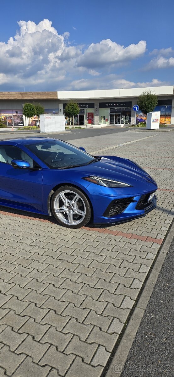 Corvette c8