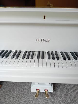 Klavír PETROF model V (160cm)