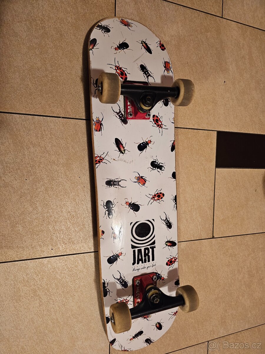 Skateboard Jart - motiv brouci
