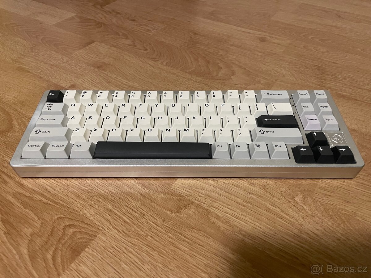 Mechanická klávesnice v hliníkovém těle (Custom build)