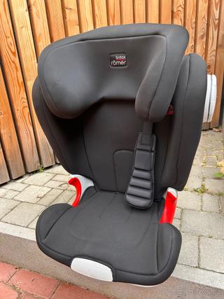 Autosedačka Romer Kidfix 15-36 kg