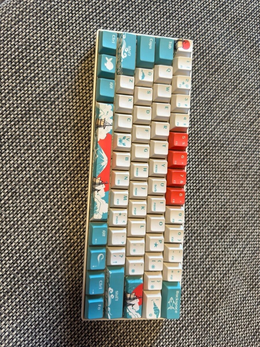 Klávesnice MageGee