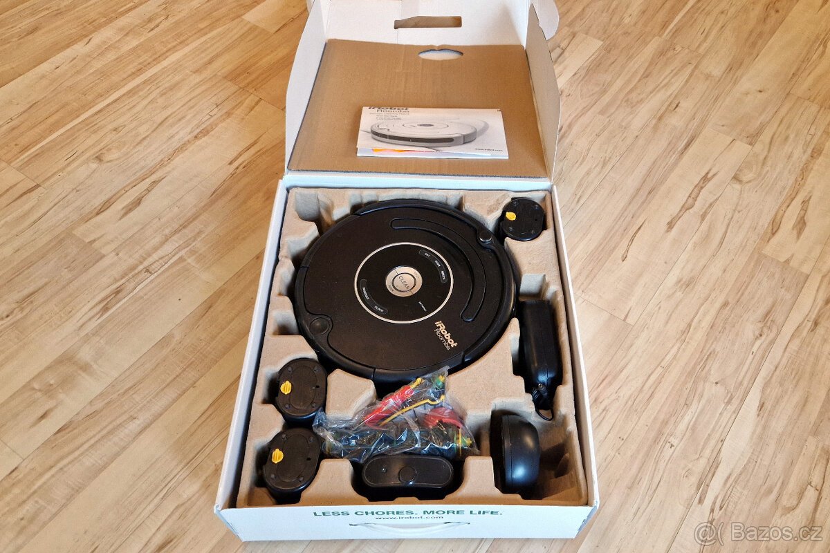 iRobot Roomba 581 s příslušenstvím, nutná výměna aku
