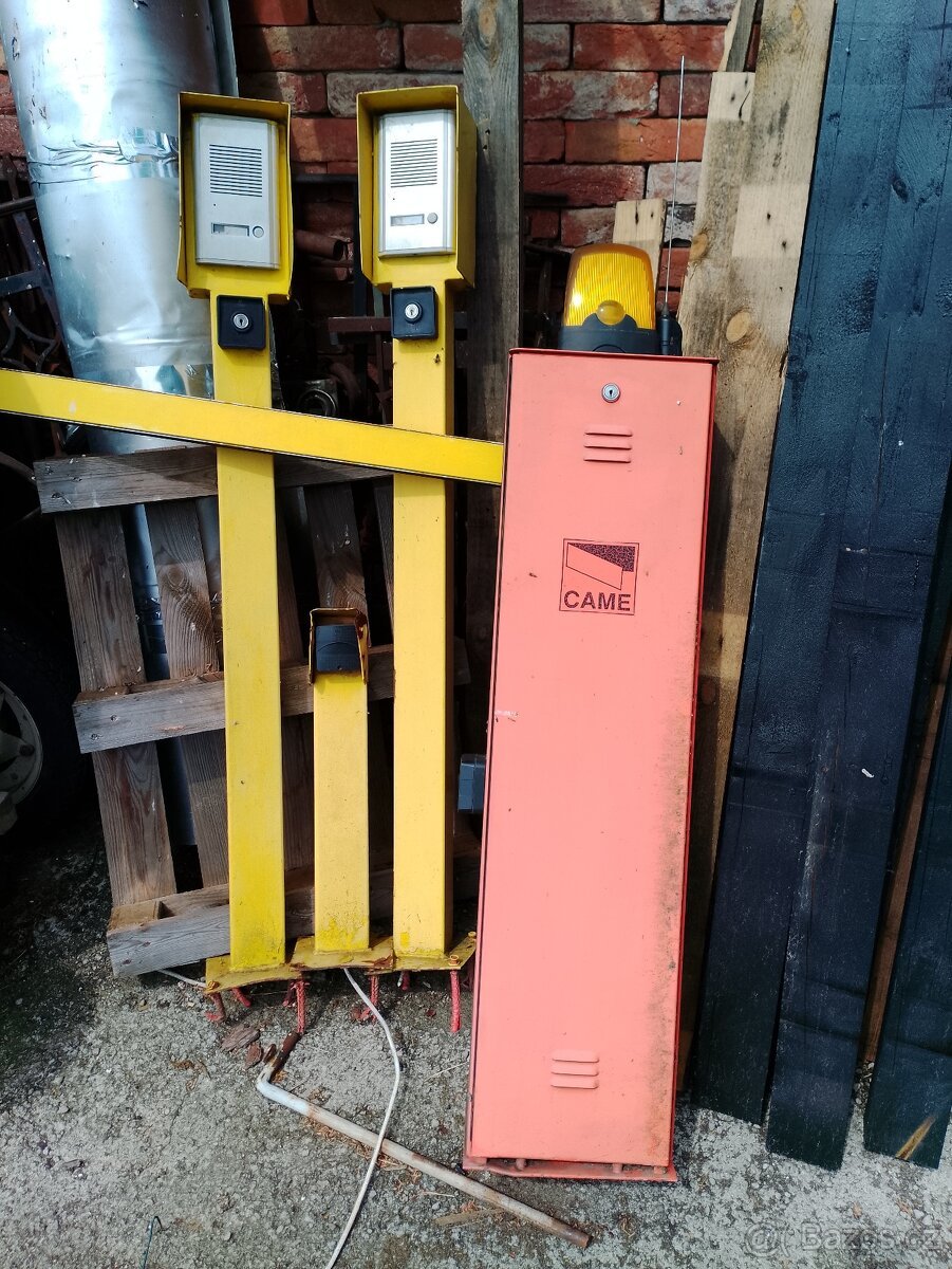 Automatická závora 2,5m