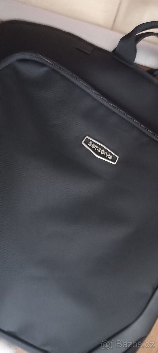 Cestovní obal na šaty Samsonite.Pův.cena 3400kč
