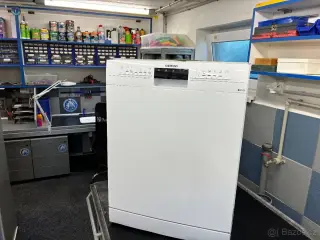 Úzká nerezová myčka Bosch 45cm, A++