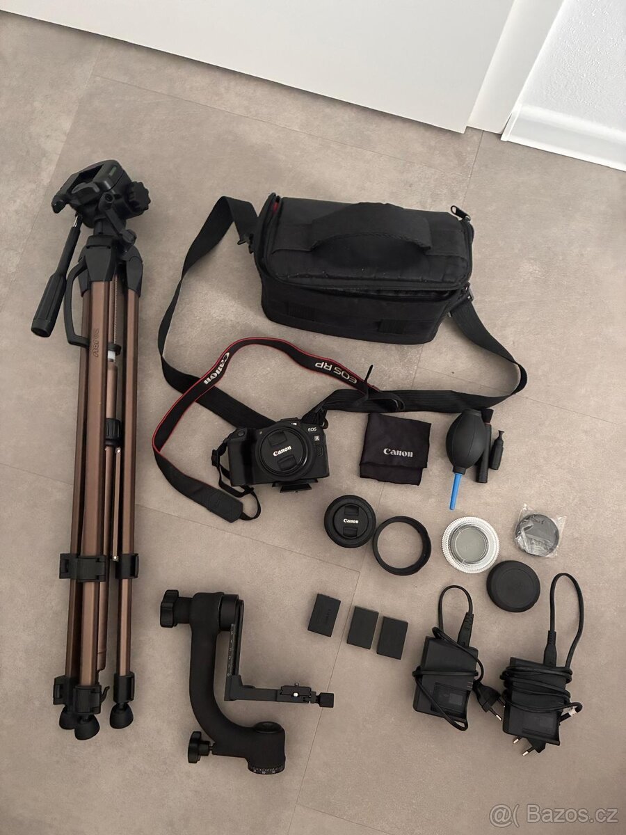 Canon EOS RP + Canon RF 35mm F1.8 + RF 16mm F2.8, 3x baterie