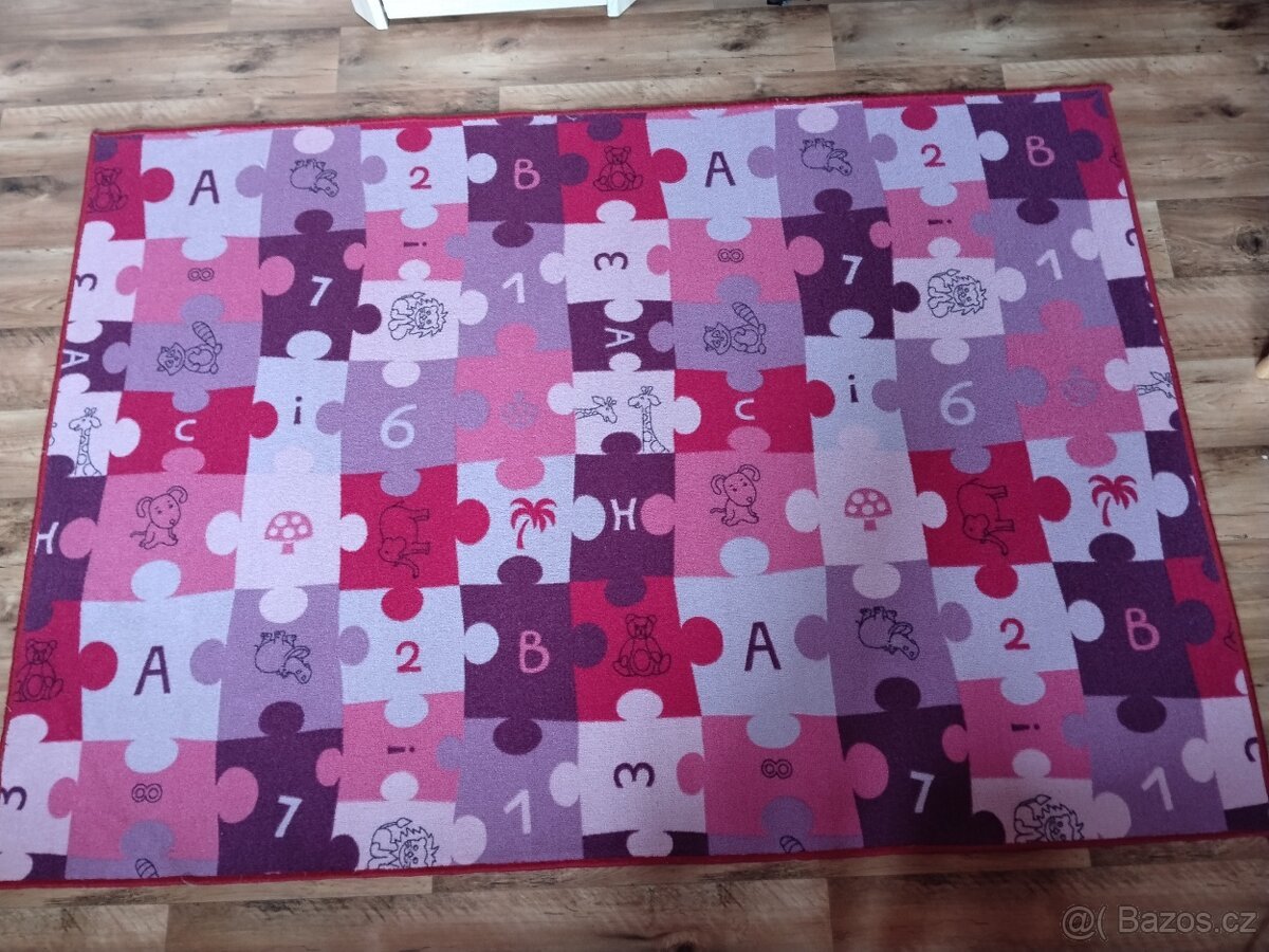 Dětský koberec puzzle 140 × 200 cm