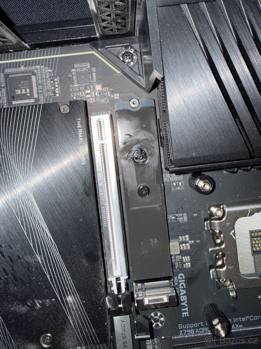 GIGABYTE Z790 AORUS ELITE AX