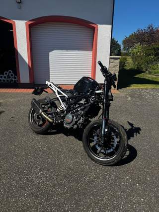 CENNA NENI PEVNÁ KTM Duke 125 2019 – pojízdná, na opravu