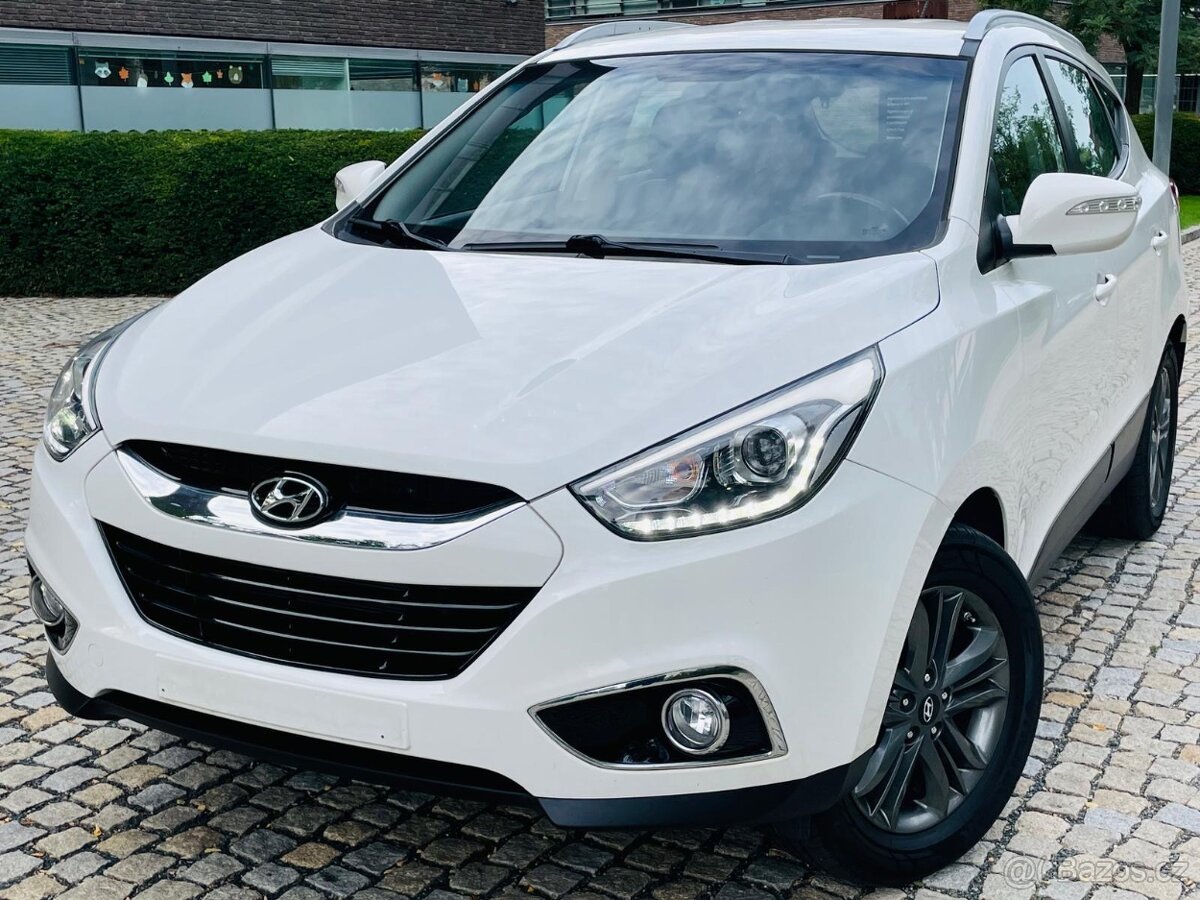 Hyundai ix35 2.0CRDi 4x4 MANUÁL LED VYHŘEV SERVISKA TAŽNÉ