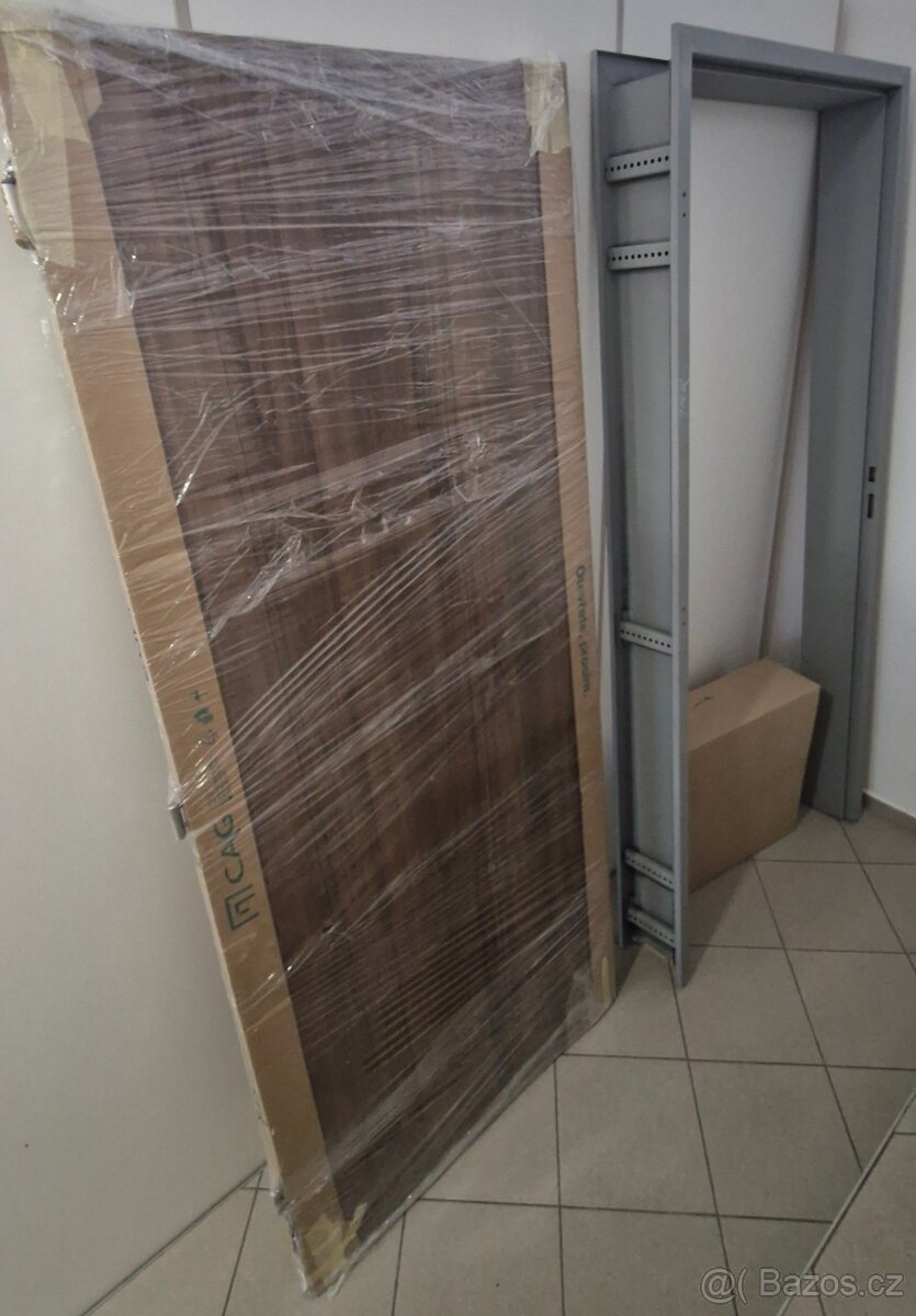 Vstupní protipožární dveře